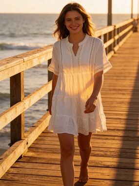 Davi & Dani white lace dress Size Large short sleeves V neck lined rayon ruffles